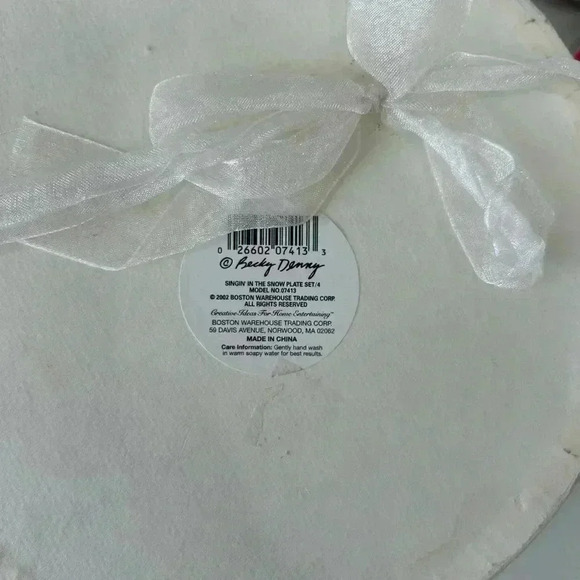 Boston Warehouse Singing In The Snow 4 Plate Set 2002 - Picture 5 of 5